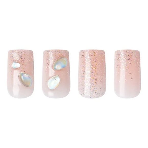 Kiss Gel Fantasy Allure Nails Medium length - Transformation - Picture 6 of 7